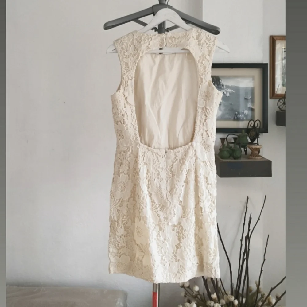 ZARA crochet lace open back sheath dress - Picture 10 of 17